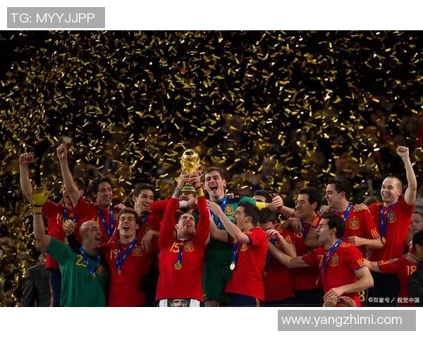 激情瞬间足球巨星挥洒胜利喜悦定格赛场荣耀时刻